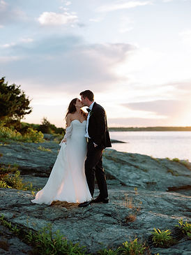 Alexandra_Cole_StopGoLove_Castle_Hill_Summer_2024_Newport_Rhode_Island_Wedding_Sneaks-47.j