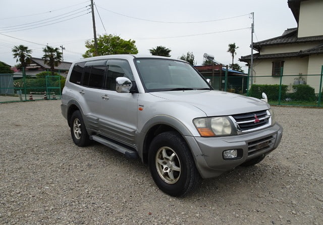2001 Mitsubishi Pajero JDM car for sale — photo 4 of 5