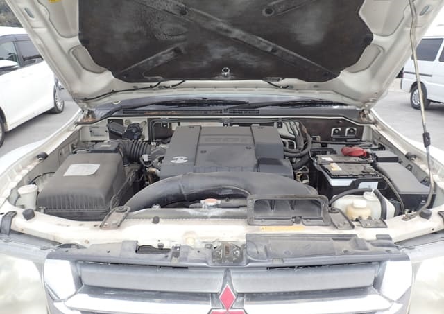 2001 Mitsubishi Pajero JDM car for sale — photo 5 of 6