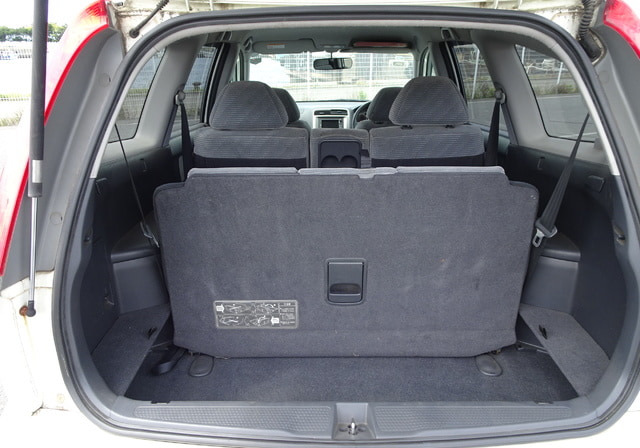 2001 Honda Stream JDM car for sale — photo 2 of 6