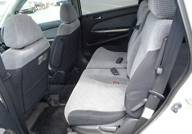 2001 Honda Stream JDM car for sale — photo 4 of 6