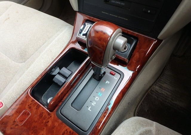 2001 Toyota Crown JDM car for sale — photo 2 of 6