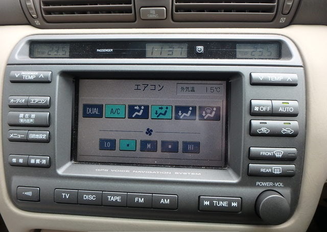 2001 Toyota Crown JDM car for sale — photo 3 of 6