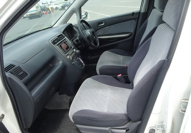 2001 Honda Stream JDM car for sale — photo 5 of 6