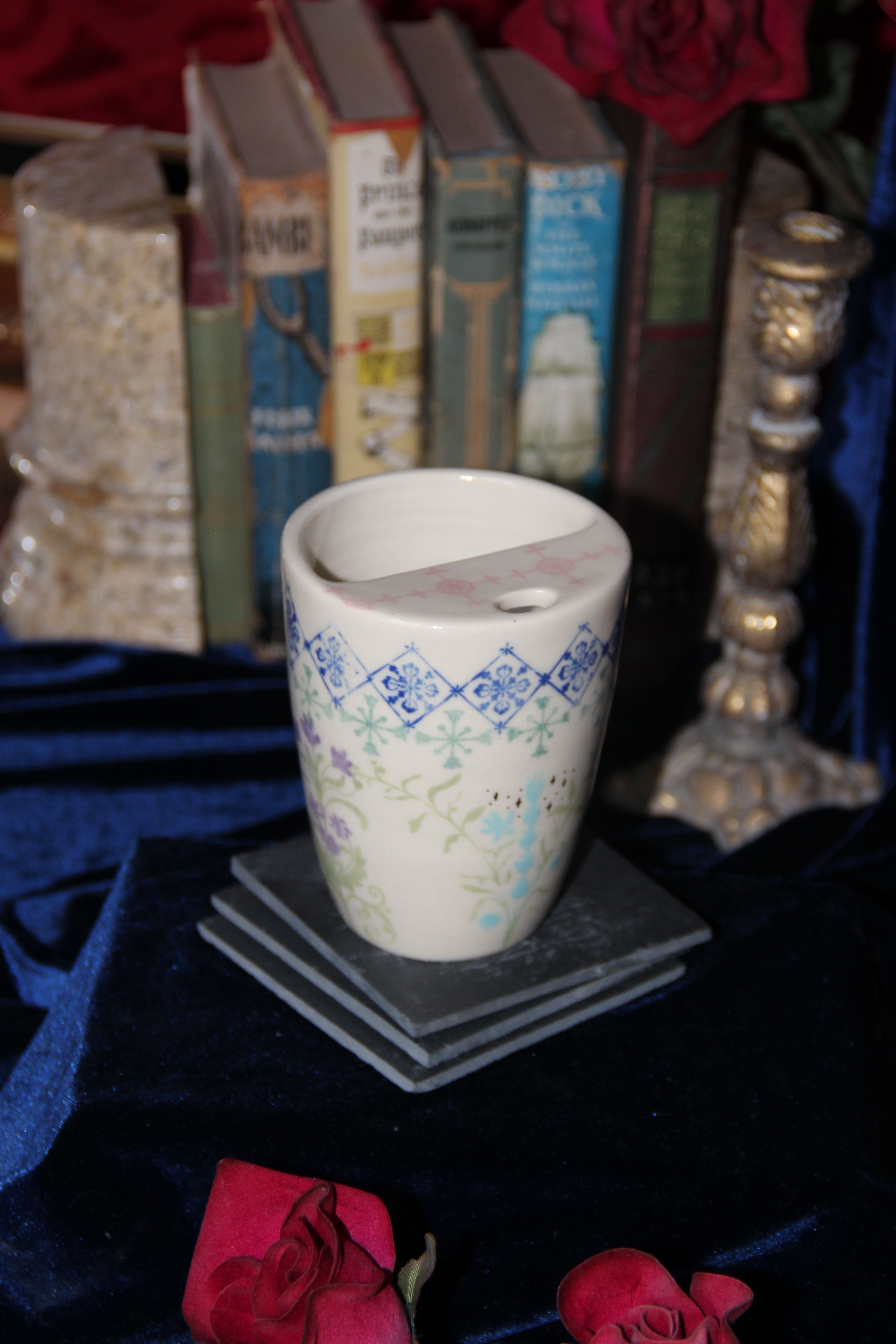 Castle Sip Cup | No.35 | With Gold Sparkles