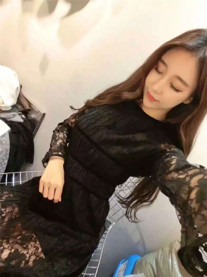 Black Lace Long Sleeved Long Dress