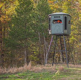 The Predator Platinum 360° 5X6 Box Blind is a perfect two-person blind suitable for compound bow hunting, crossbow hunting or gun hunting.