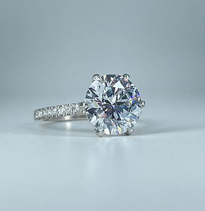 New diamond engagement ring lab grown_edited.jpg