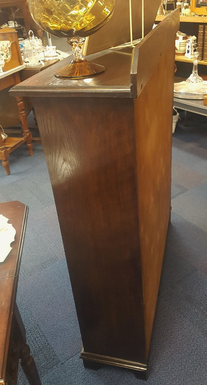 Thumbnail: Fine Oak Bookcase