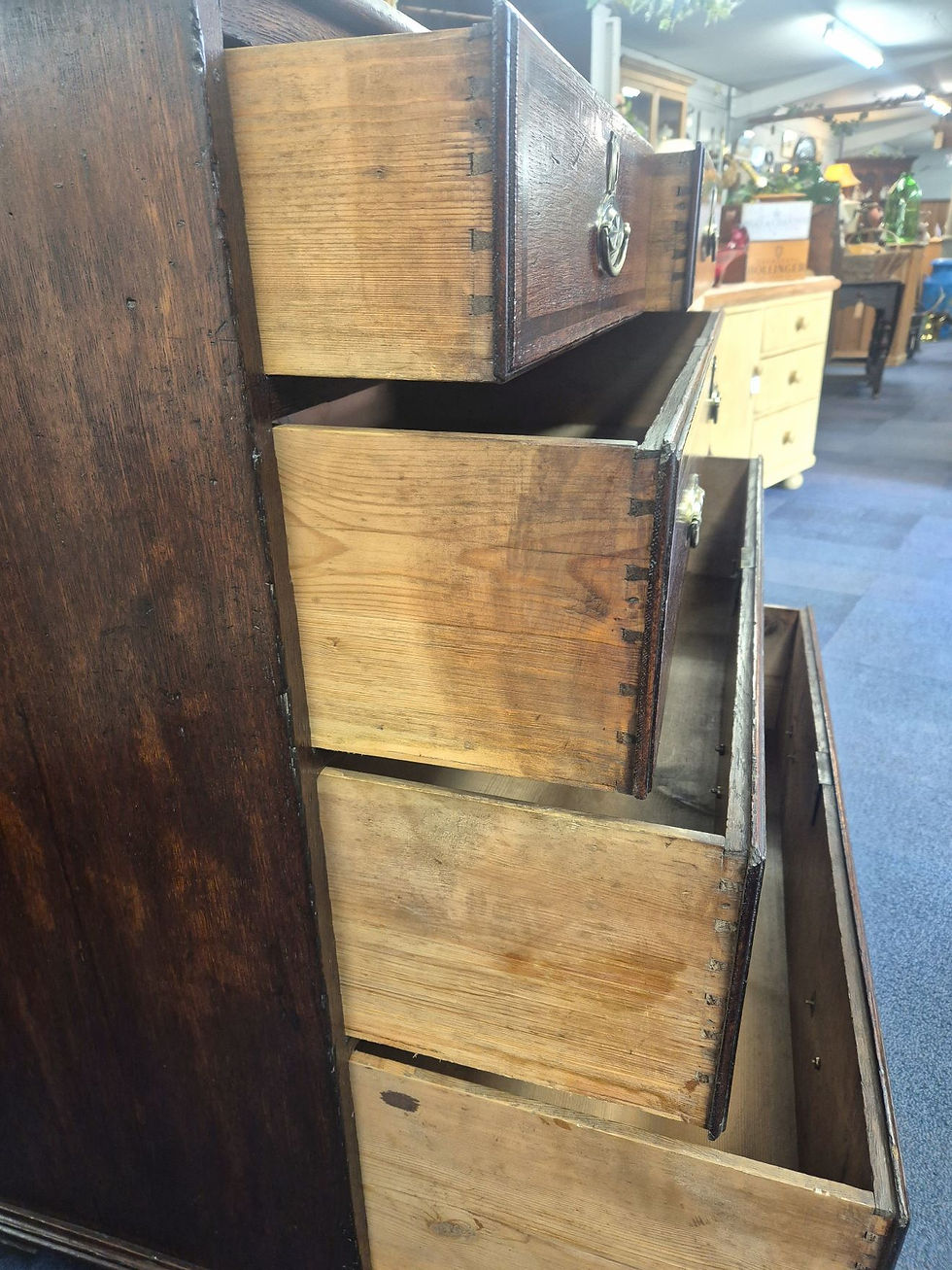 Thumbnail: Oak Chest of Drawers