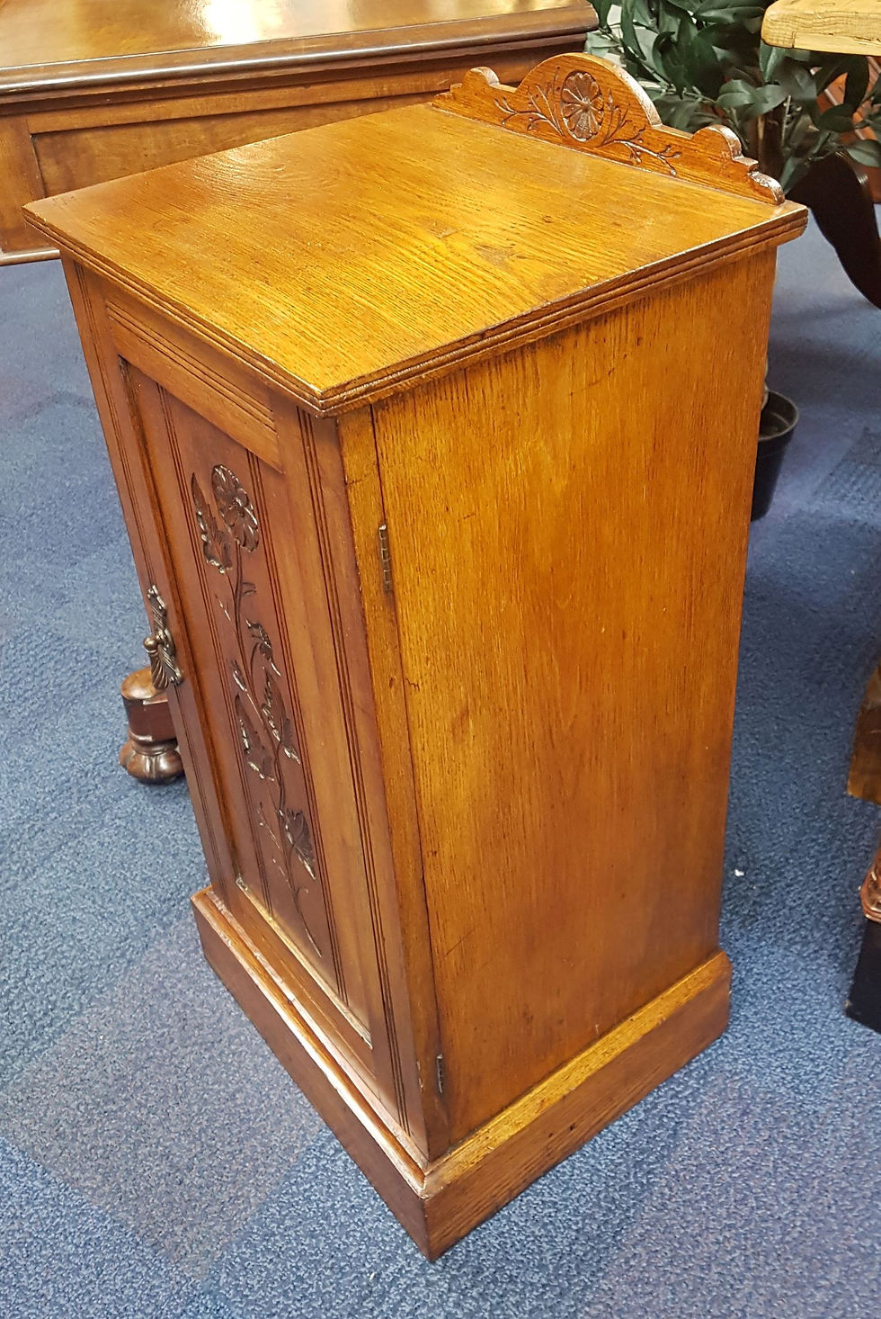 Thumbnail: Lovely Oak Bedside Cupboard