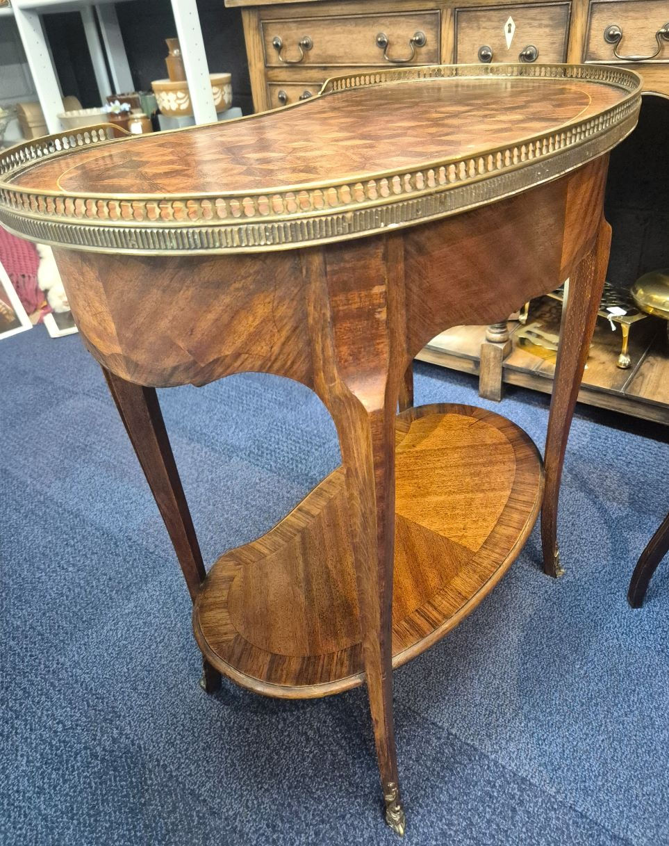 Thumbnail: Pair French Louis XV Style Occasional / End Tables
