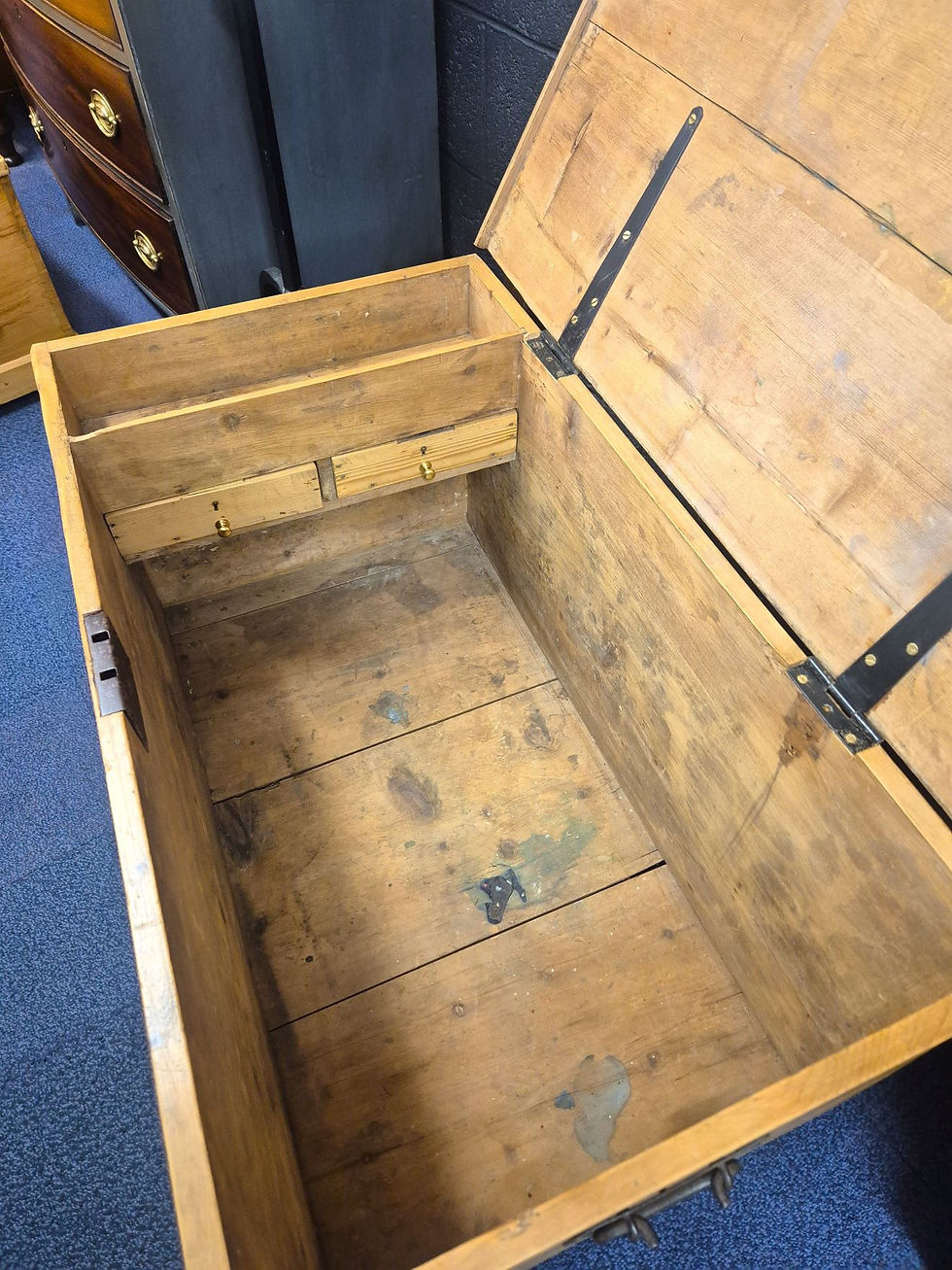 Thumbnail: Large Vintage Pine Trunk