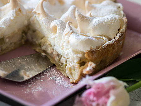 Tarte à la rhubarbe meringuée