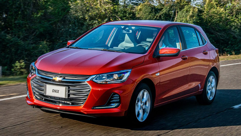 O Chevrolet Onix ocupou o terceiro lugar. Reconhecido por sua economia e confiabilidade, este modelo continua atraindo compradores em busca de um carro prático para o dia a dia.