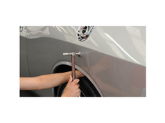 Martelinho de ouro: técnica profissional para reparo de amassados em véiculos