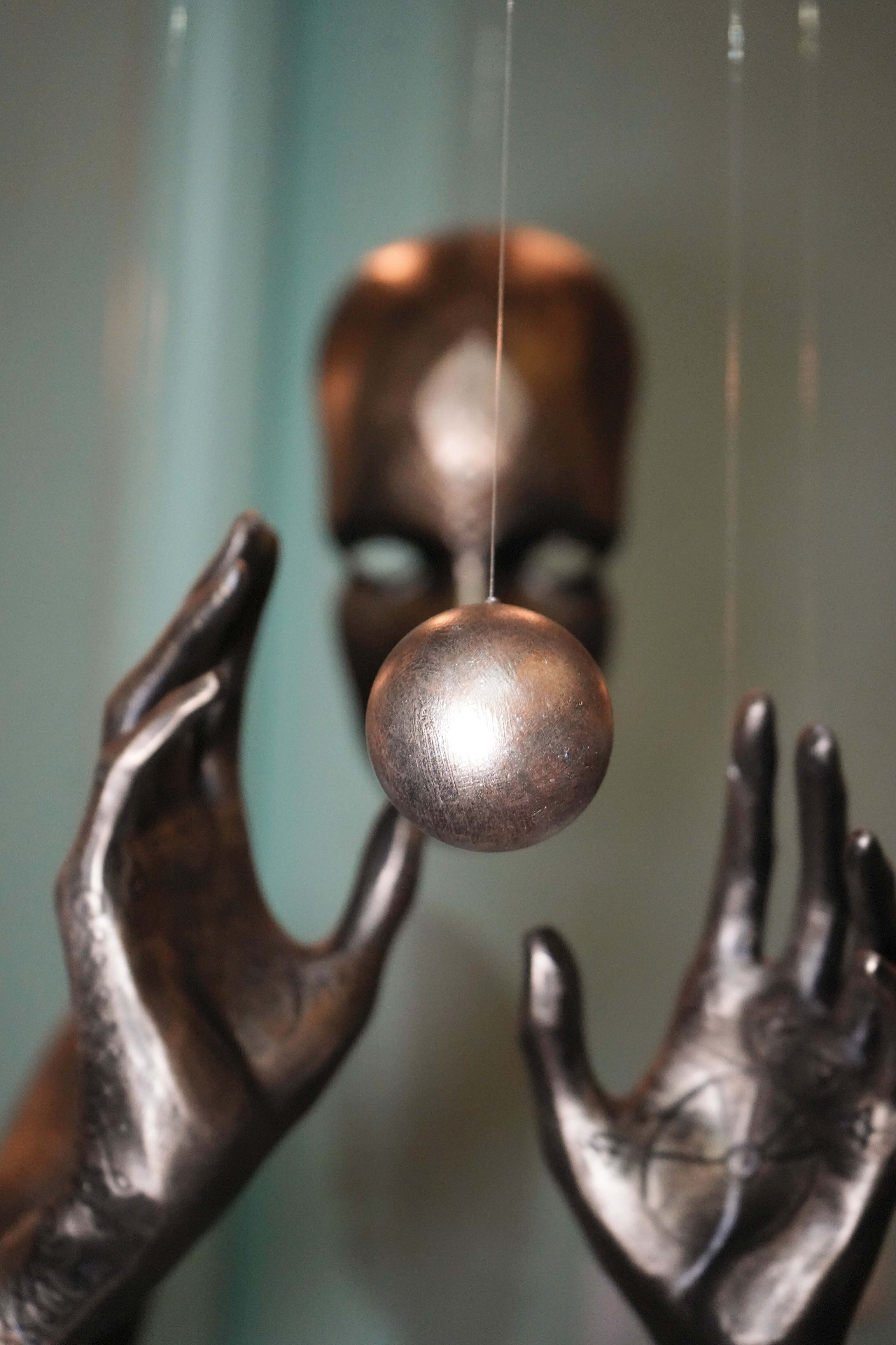 SPIRIT / MANIFEST — MAGENTIA (Escultura)