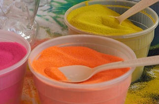 coloured sand small.jpg 2015-4-6-16:51:36