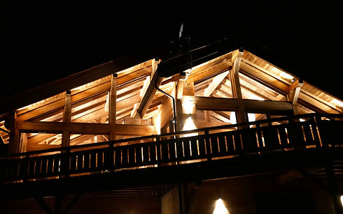FACADE DE NUIT_edited.jpg