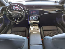 Innenraum eines Audi RS6, welche durch die Autoaufbereitung Regensburg professionell aufbe