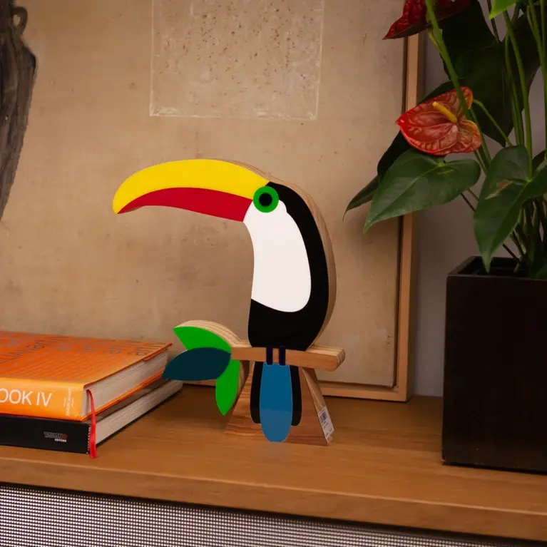 Tucano de madeira arte por Patrícia Maranhão