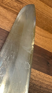 Knife 3 before picture zoomed in
