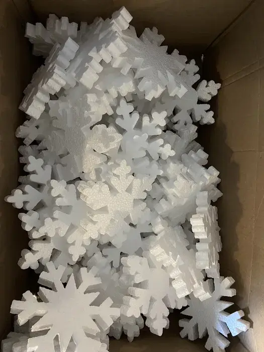 Сніжинки з пінопласту, купити оптом від 100 штук