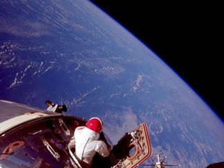 A solução da dor da história (III): viagens estelares