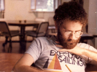 Edgard Leite em 1985, técnico de pesquisa da Fundação Nacional Pró-memória