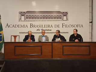 Embaixador José Jerônimo Moscardo e Deonísio da Silva recebem a medalha Antônio Paim