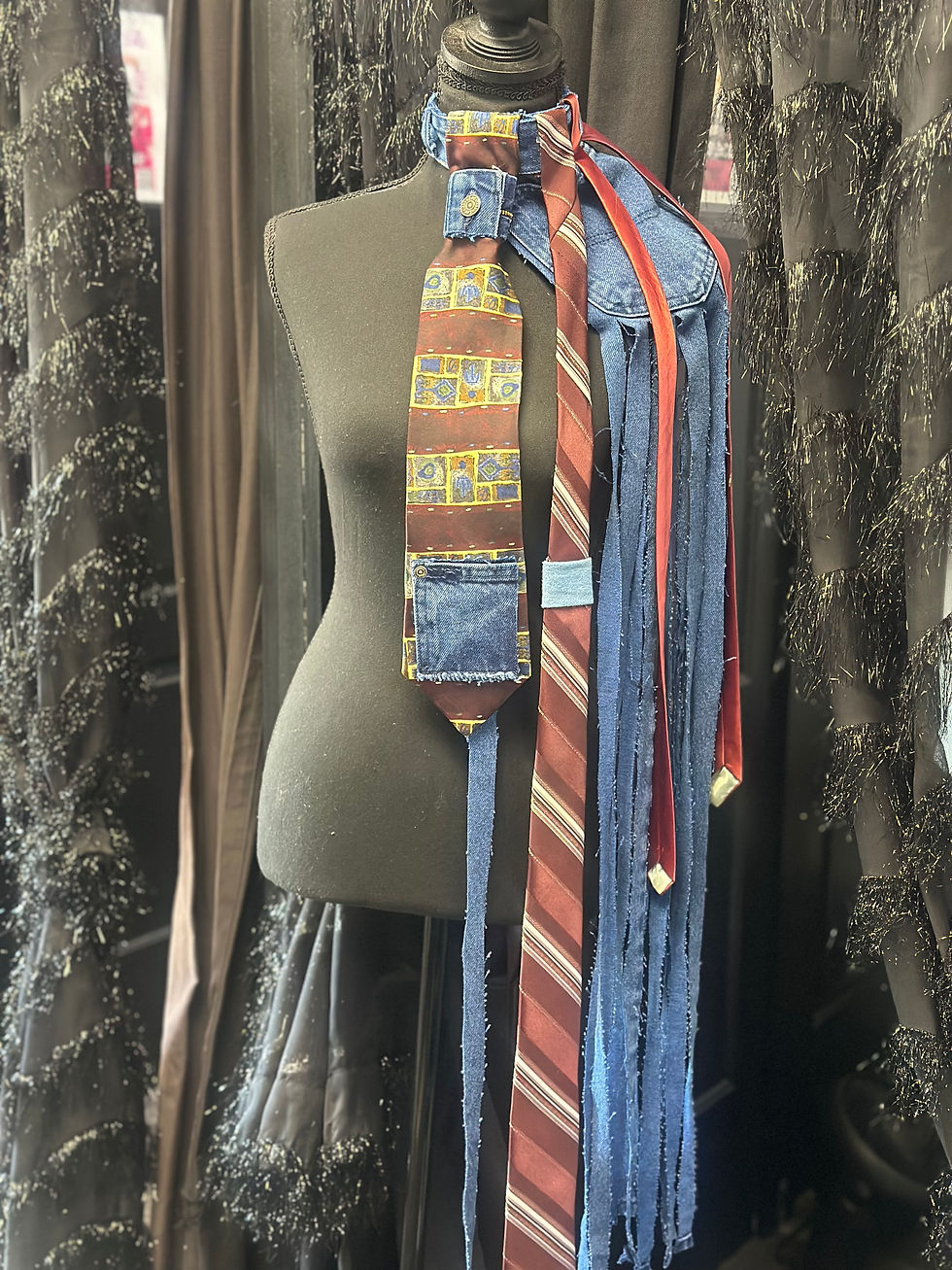 Thumbnail: Necktie Fringe Shoulder Necklace