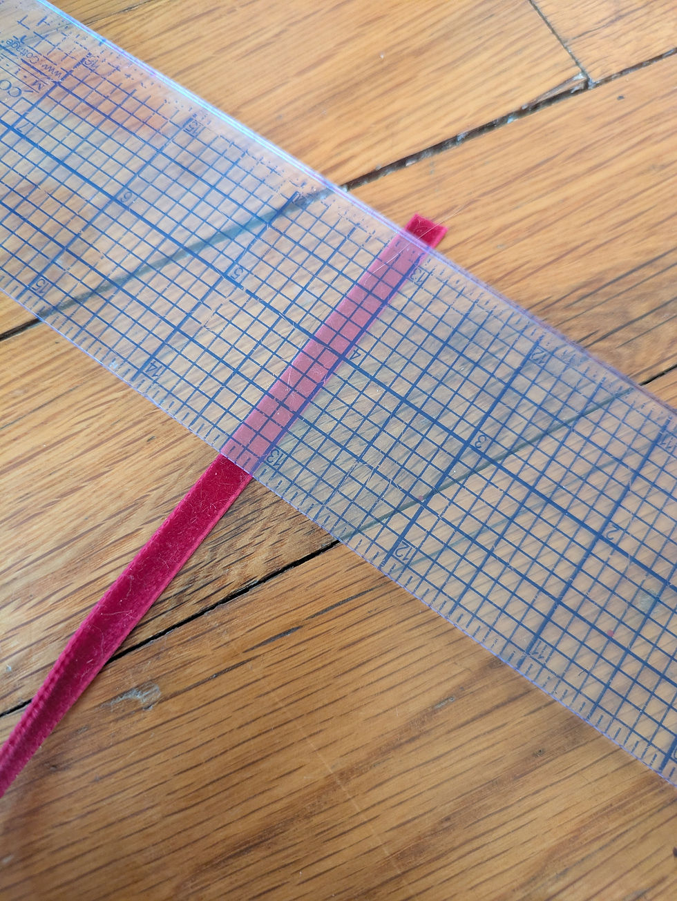 थंबनेल: Deep Pink Velvet Ribbon .25" thick BTY