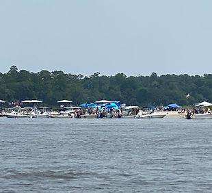 Sandbar boats.jpg