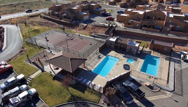 Moab vacation rental with pool and lots of extra parking. Great vacation location for families and kids.