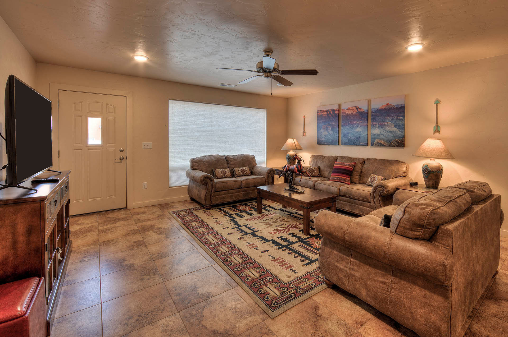 Moab Vacation Rental Sleeps 8 Next to Pool | Moab Adventure Condo