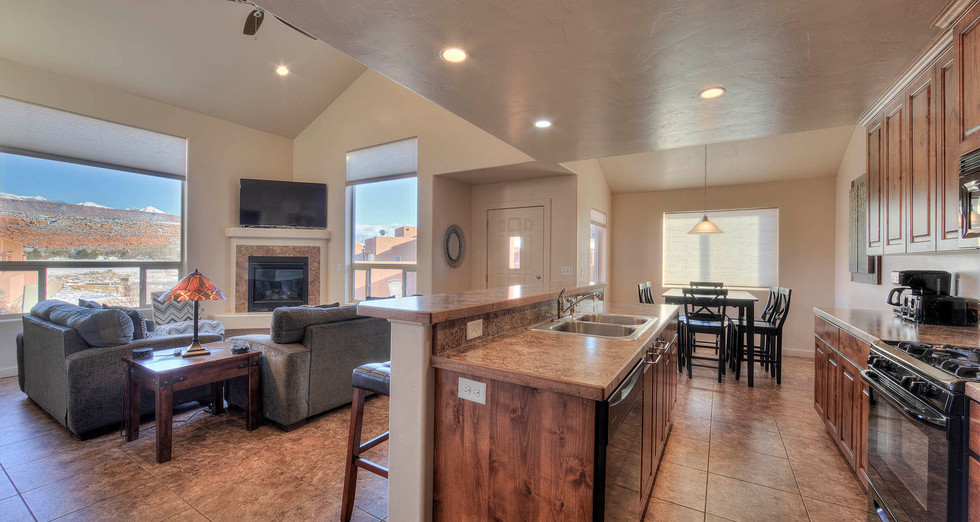 Moab Utah Vacation Rental Master on Main Pool 7A2