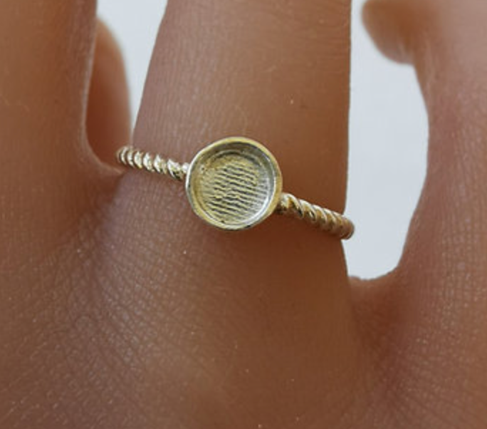 Thumbnail: Simple Round Bezel Ring