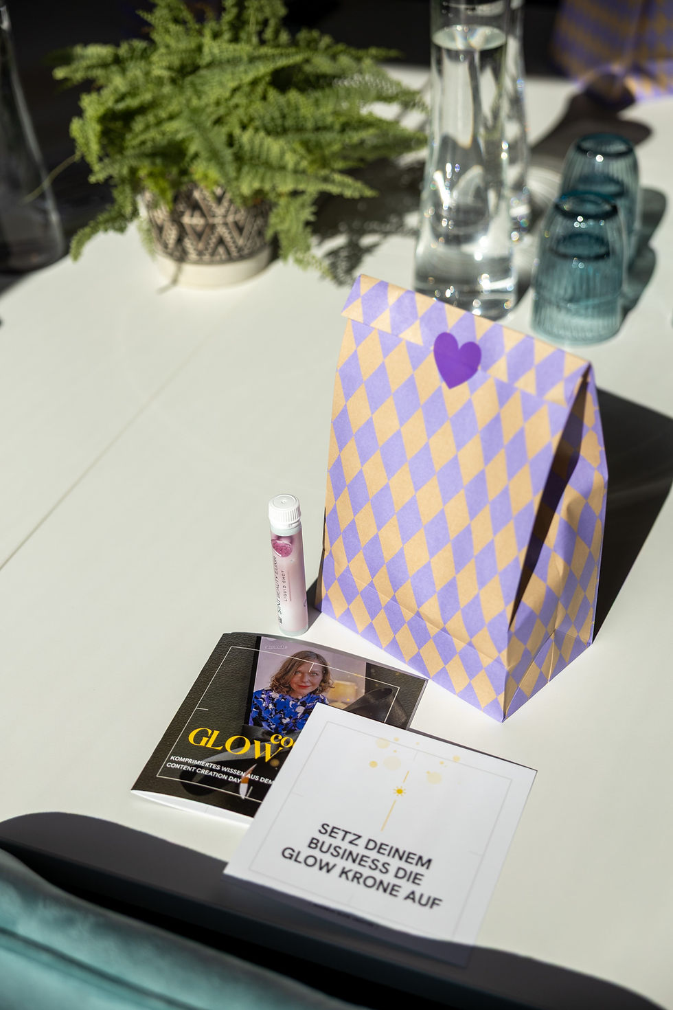 Goodie-Bag und Broschüre bei Selfie Workshop #rockyourcontent