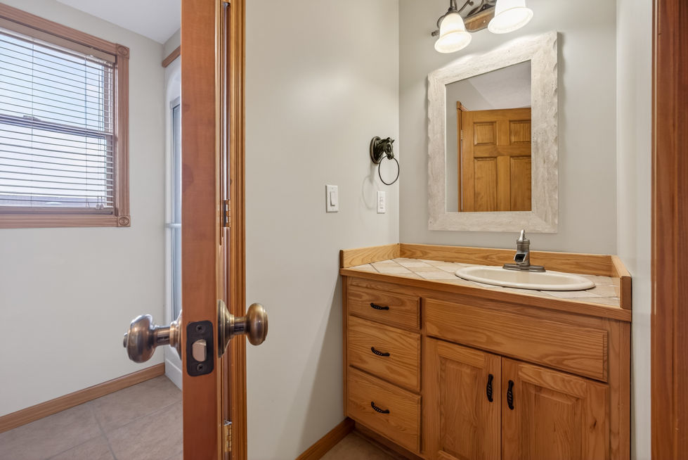 3652 Farm Road 48-33