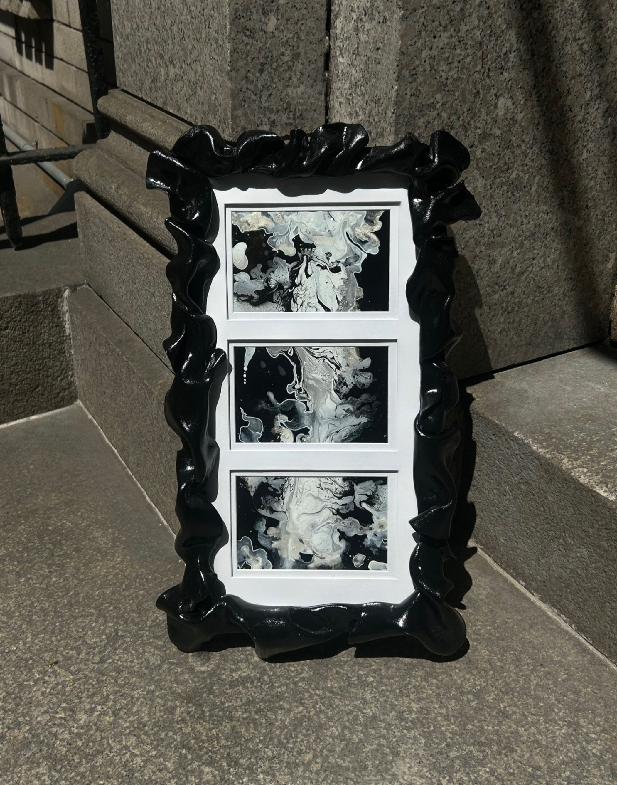 Ruched Onyx Frame - Vertical