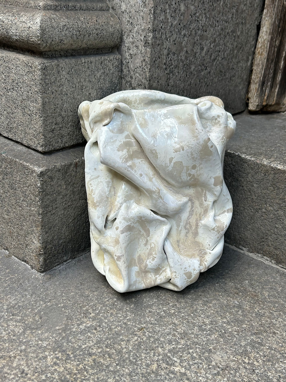 Thumbnail: Ceramic hanging ivy planter 