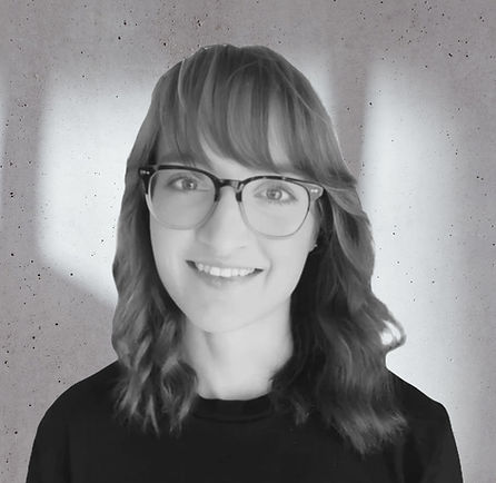 Lizzy - head shot_edited.jpg