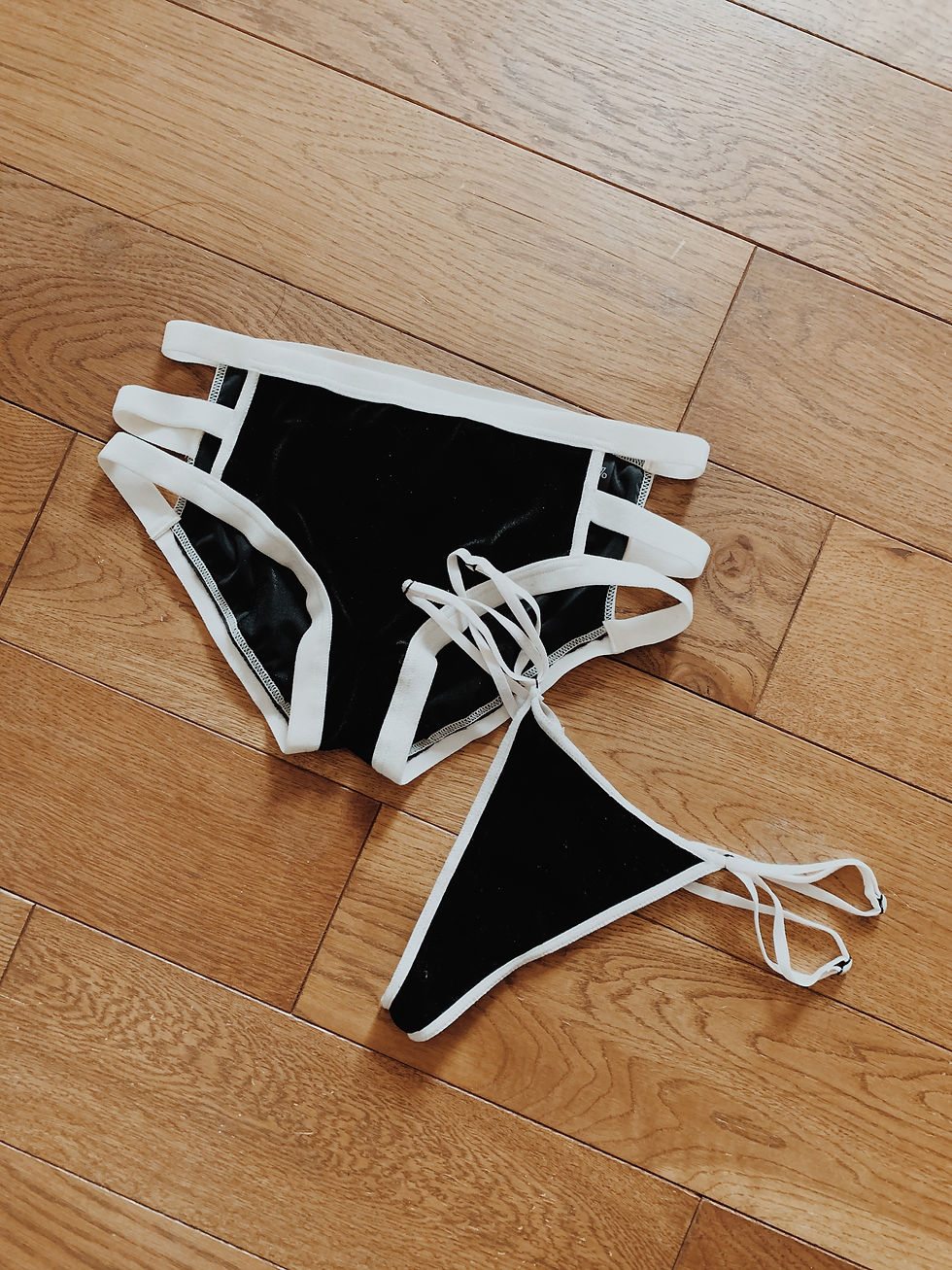 Thumbnail: Velour Period Panty/ Black×Ivory