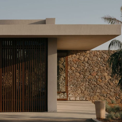 Hotels-Models14015 2_edit_new 2.jpg