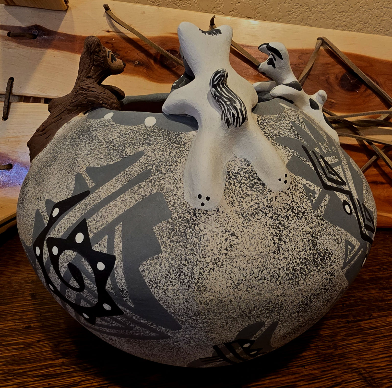 Animal Friends Gathering Pot