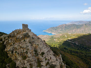 iStock-Naeblys-tour-de-seneque2---Copie.jpg