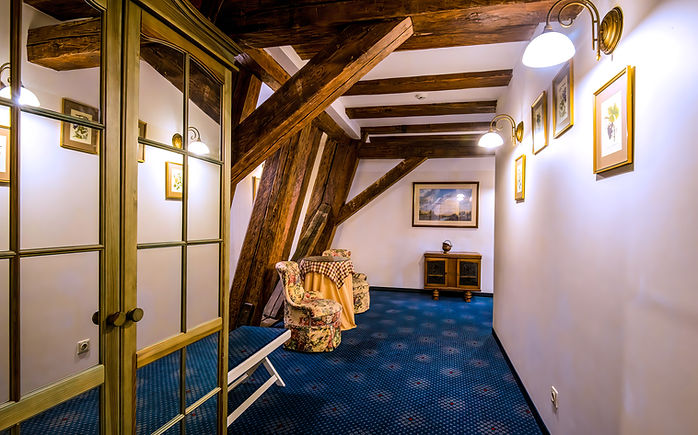 Junior Suite (2).jpg