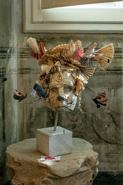 Rosanna Rotondi - Liguria Vintage maschera in carta riciclata CARTASIA mostra 1.jpg