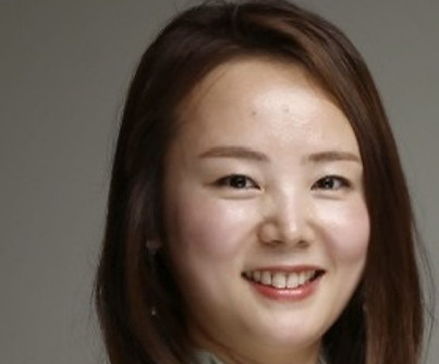 Headshot_J park.jpg