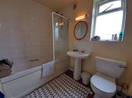 Bathroom Kat 4.jpg
